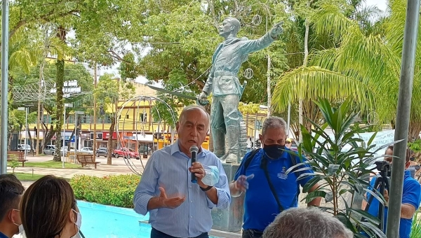 No aniversário de Rio Branco, Bocalom faz solenidade para apresentar nova espada de Plácido de Castro
